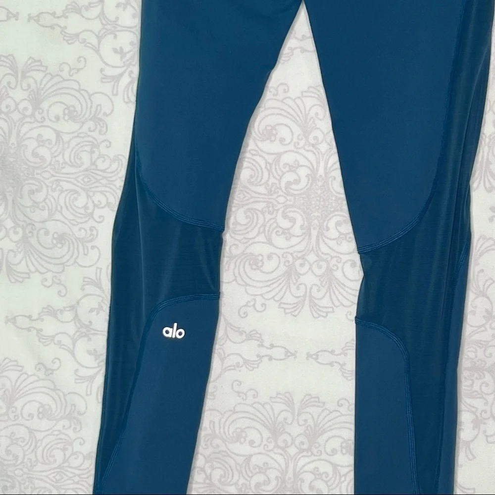 ALO Yoga Women’s Small Coast Stirrup Mesh Full Length Leggings Size Small